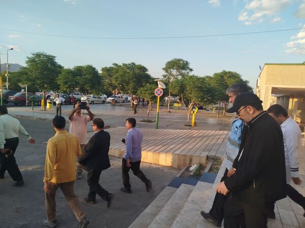 بازدید استاندار خراسان رضوی از مناطق زلزله زده و مصدومان آن در کاشمر 