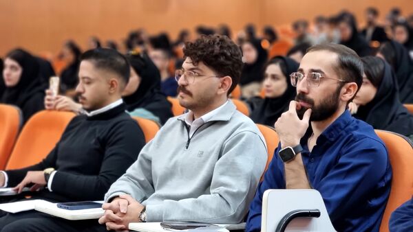 جشنواره تخصصی هوش مصنوعی در هفته هوش مصنوعی در دانشگاه آزاد واحد کرج 