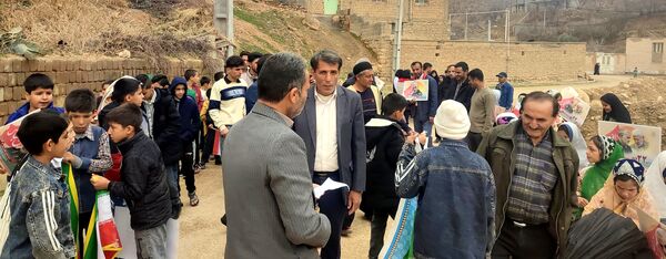 حضور پرشور دانش‌آموزان مدرسه فردوسی سرمازه در راهپیمایی ۲۲ بهمن