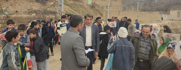 حضور پرشور دانش‌آموزان مدرسه فردوسی سرمازه در راهپیمایی ۲۲ بهمن