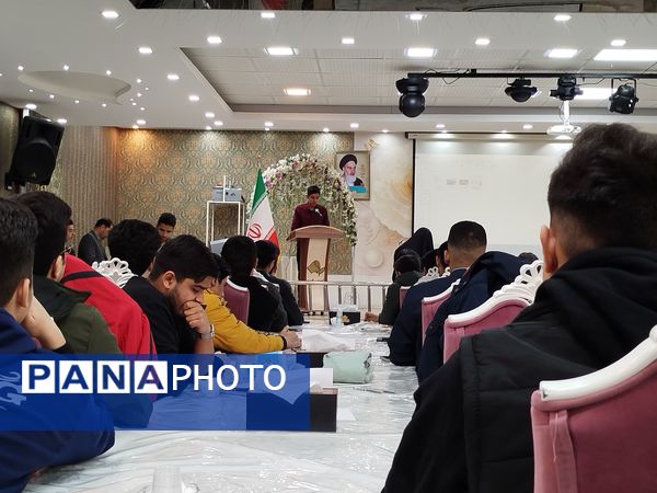 جلسه رؤسای شوراهای دانش‌آموزی مدارس شهرستان کاشمر