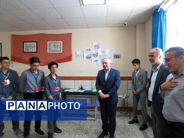 نمایشگاه علمی، پژوهشی وهنری فرداد در دبیرستان باهنر