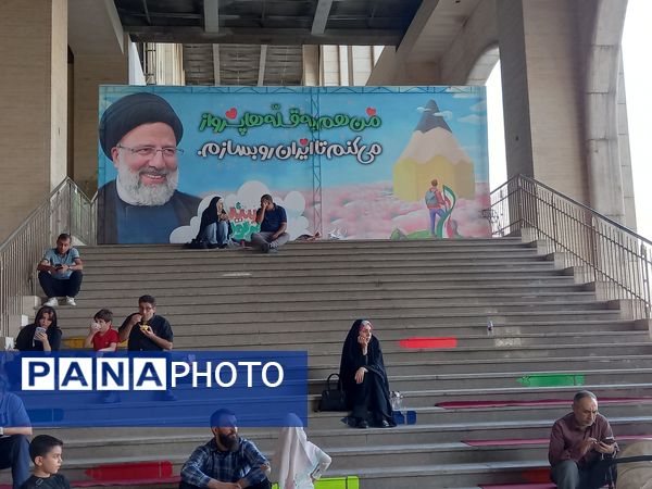 نمایشگاه بوی ماه مهر ویژه بازگشایی مدارس