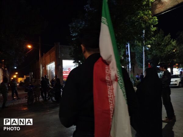 خیابان امام خمینی شهرستان نیشابور باز هم اجتماعات شبانه مردم این شهر را در برمی‌گیرد