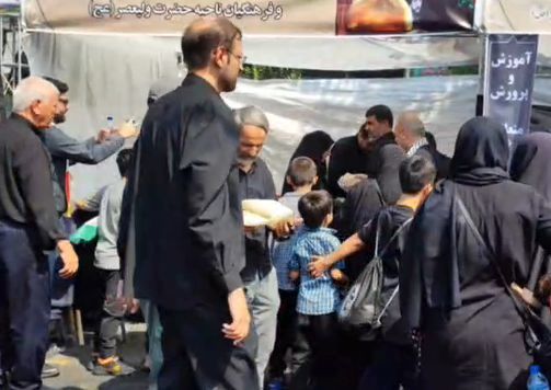 برپایی موکب‌ها در اربعین حسینی نمادی از دین باوری و سنت نبوی است