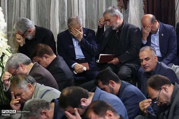 مراسم بزرگداشت رهبر شهید انقلاب و شهدای جنگ تحمیلی