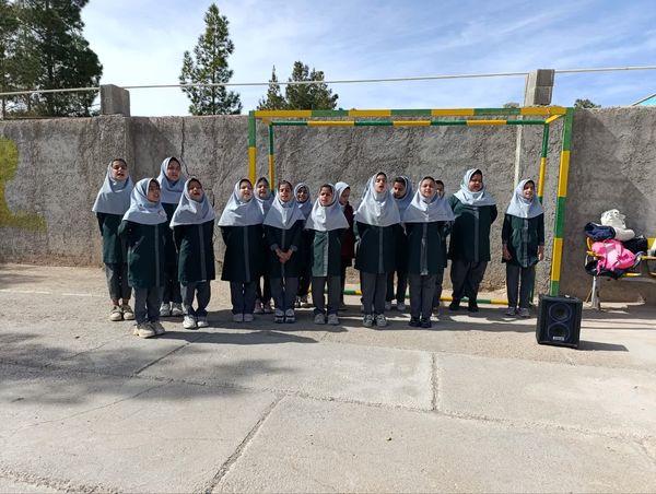 یاوران انقلاب در دبستان خدیجه کبری ابرکوه