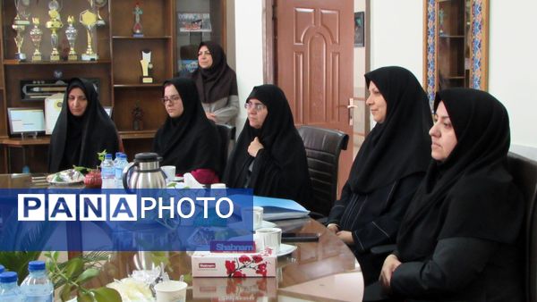 بازدید رئیس سمپاد خراسان رضوی از دبیرستان فرزانگان نیشابور