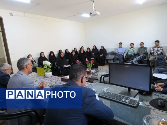 برگزاری شورای دبیران در مدارس شهرستان خلیل آباد 