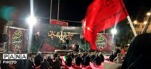 عزاداری شب هشتم محرم در میدان شهرداری