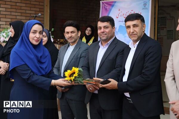 نمایش توانمندی‌های دانش‌آموزان در رشته‌های مختلف ورزشی و هنری قرچک در هفته تربیت‌بدنی
