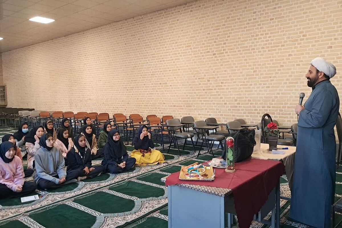 نشست تخصصی نماز در مدارس کهریزک 