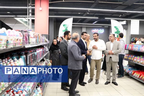 افتتاح چهارمین نمایشگاه ایران نوشت در شیراز