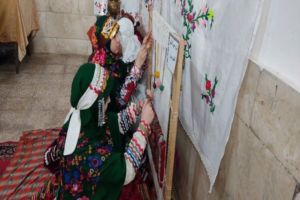 اجلاس استانی ویژه مدیران دبیرستان‌های نمونه دولتی و شبانه‌روزی استان خراسان رضوی در دبیرستان دخترانه شهید مجید دهنوی