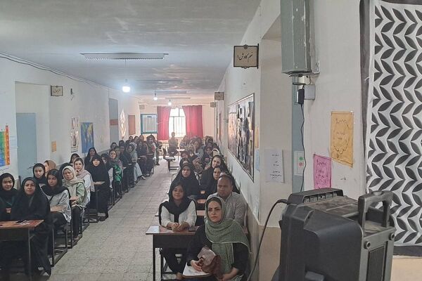 جلسه توجیهی هدایت تحصیلی با حضور مشاورین تحصیلی در دبیرستان فرزانگان شهرستان قدس