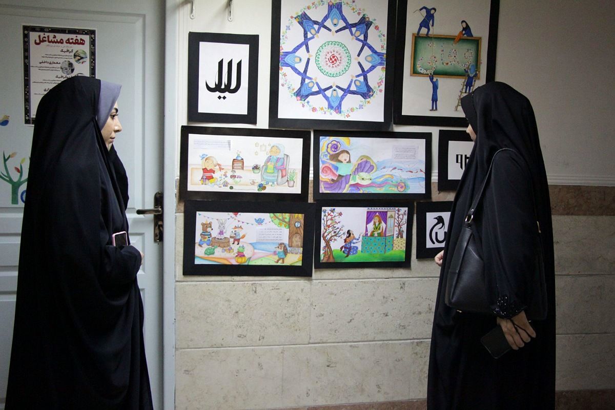 جشنواره هفته مشاغل در هنرستان فرزانگان بهارستان ۲