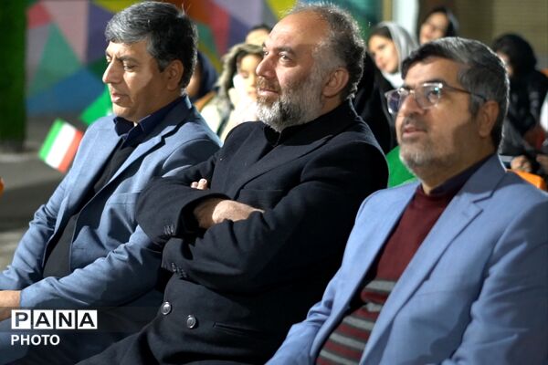 تجدید بیعت دانش‌آموزان با رهبر انقلاب