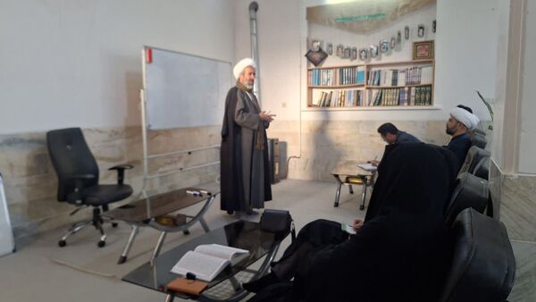 جلسه توانمندسازی معلمان پرورشی در مروست
