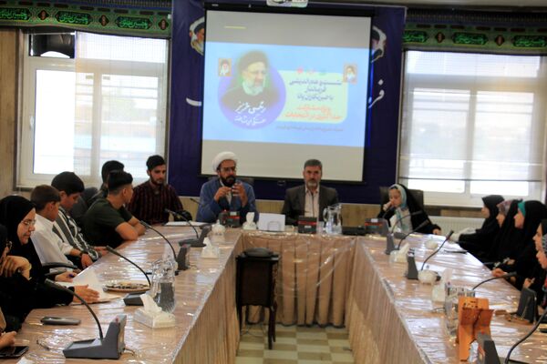 جلسه توجیهی دانش‌آموزان خبرنگار فریدن برای حضور در پای صندوق‌های رای