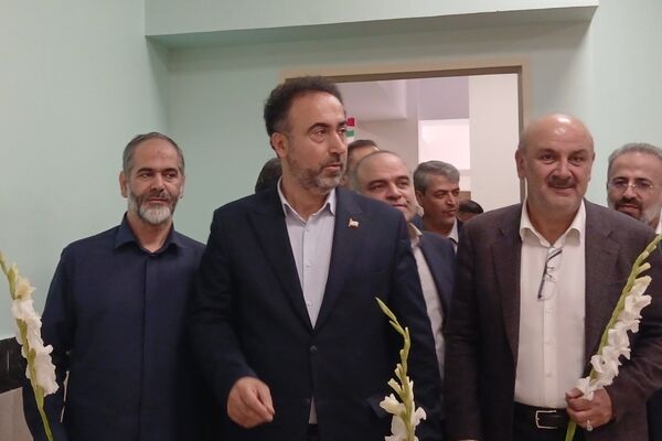 مدارس، بستن درهای جهل بر آینده ایران هستند