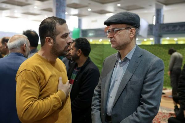 میز خدمت مسئولان در مصلی المهدی بیرجند 