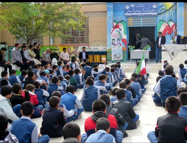 مراسم یادمان شهدای شهرستان خلیل‌آباد در مدارس