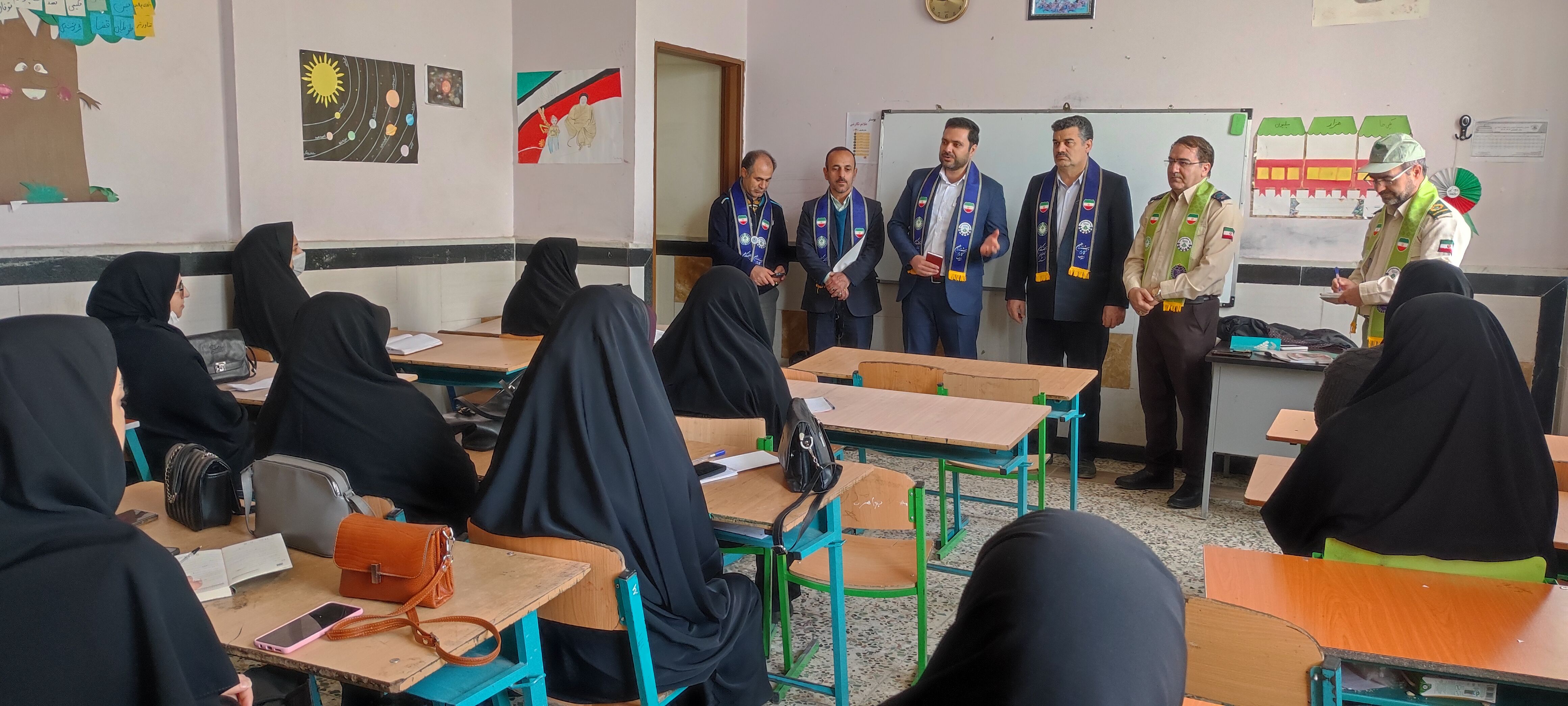 بازدید مدیر سازمان دانش‌آموزی خراسان شمالی از کلاس‌های ضمن خدمت سازمان‌دانش‌آموزی