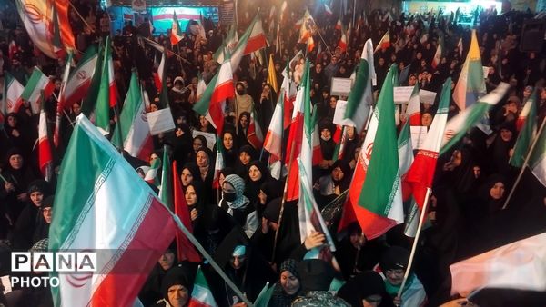 نورآباد میزبان شصت ونهمین موج تجمعات بیعت با رهبری شد