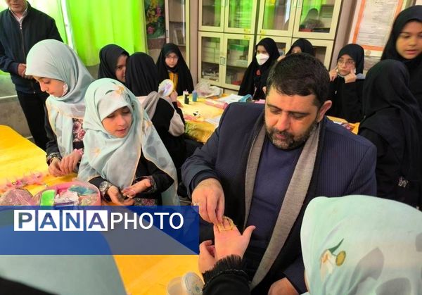 بازدید از نمایشگاه ماها در روز بعثت پیامبر اکرم (ص)