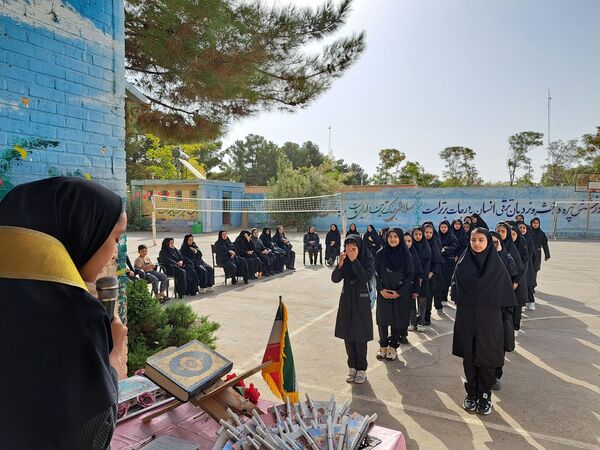برگزاری جشن جوانه‌ها در آموزشگاه تکتم باخرز