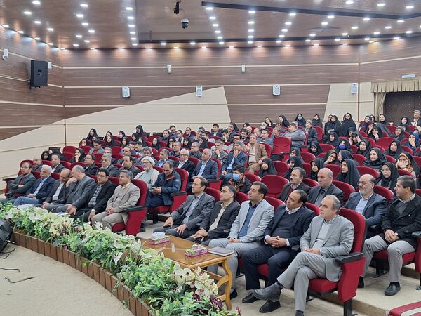 آیین تکریم و معارفه مدیر آموزش و پرورش ناحیه۴ استان اصفهان