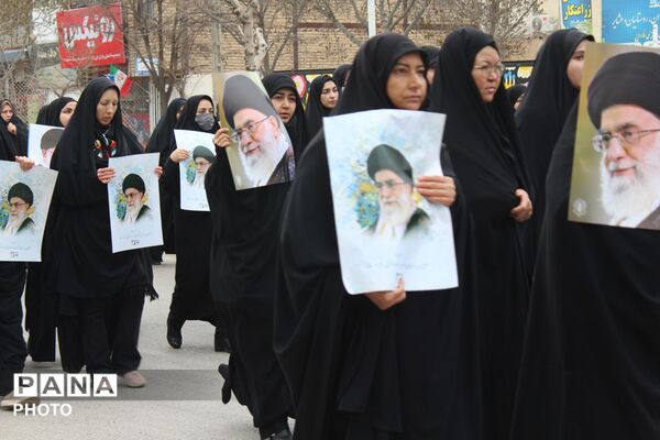 اجتماع مردم شهید پرور شهرستان فاروج در میدان رضوی در پی شهادت آیت الله العظمی امام خامنه‌ای (رضوان الله تعالی علیه) 