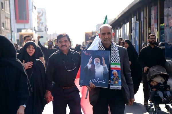 برگزاری مراسم وداع تهرانی‌ها با پیکر ابراهیم رئیسی و همراهانش