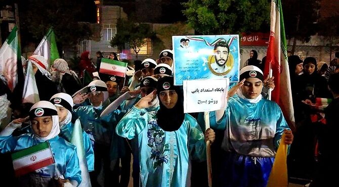 حتی ورزشکاران هم صحنه را خالی نمیکنند
