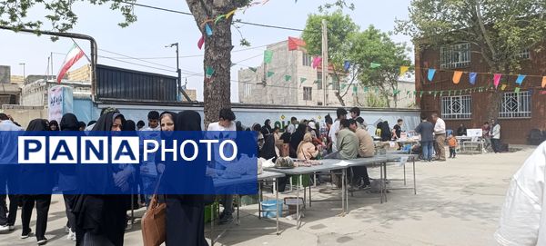 برپایی بازارچه کار و فناوری در دبیرستان شهید بهشتی آشخانه