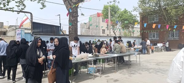 برپایی بازارچه کار و فناوری در دبیرستان شهید بهشتی آشخانه