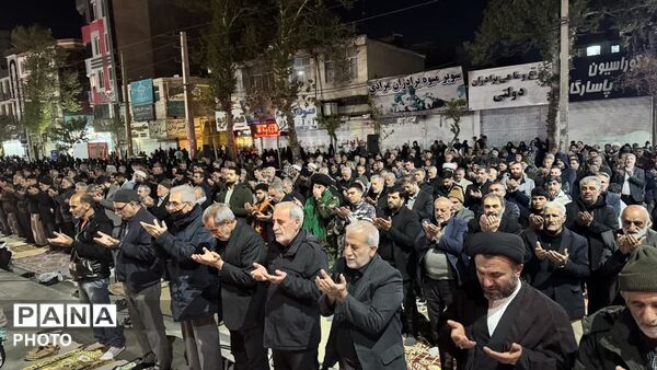 اقامه نماز استغاثه و تجدید بیعت در اجتماعات شبانه شهرستان ساوجبلاغ