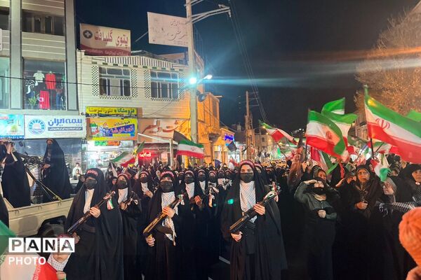 تداوم خلق حماسه مردم فیروزکوه با حضور دختران و مادران جانفدا
