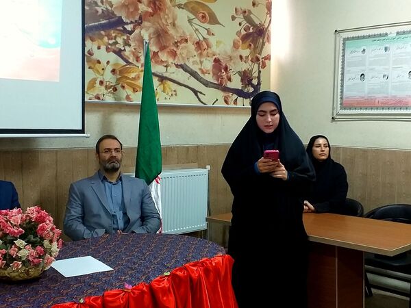 آیین افتتاحیه طرح کانون یاریگران زندگی و برپایی نمایشگاه مبارزه با آسیب‌های اجتماعی در دبیرستان شهید همت ملارد