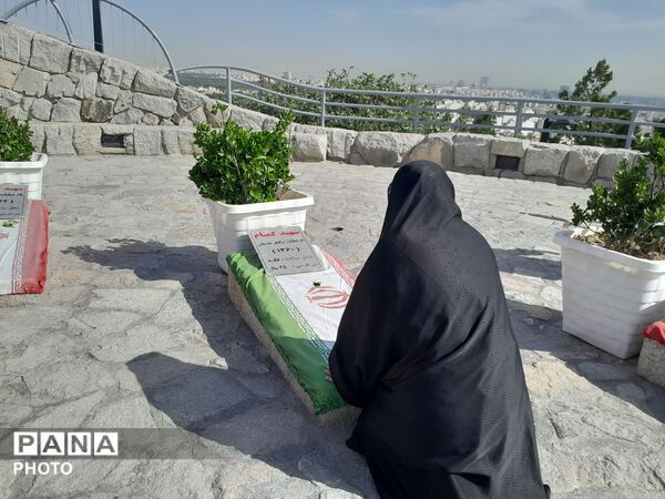 غبارروبی و تجدید میثاق با روح پاک شهدای گمنام در مشهد