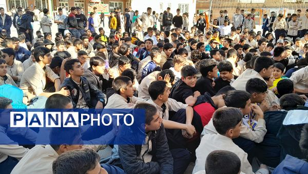 حضور خواهر شهید و راوی جنگ در مدرسه ابوریحان بیرونی 