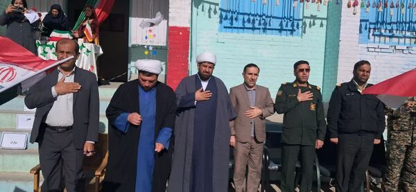 نواخته شدن زنگ انقلاب در دبستان دخترانه ام‌البنین دیشموک