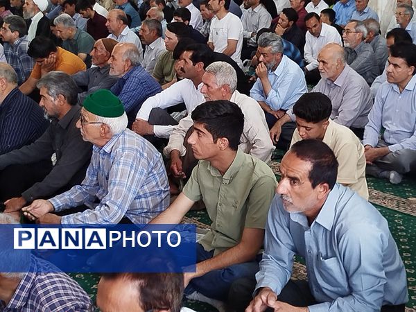 حضور پرشور جوانان و نوجوانان در نماز جمعه کاشمر
