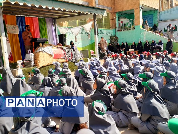 گرامیداشت هفته دفاع مقدس و زنگ مهر در مدرسه شایستگان