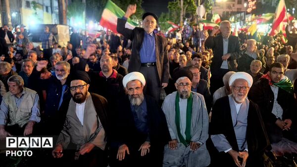 خروش مردم فردیس در تداوم مسیر انقلاب