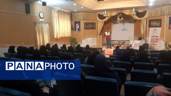 برگزاری کارگاه طرح ماهر هلال احمر در کانون سمیه شهرستان شیروان