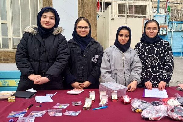 برگزاری بازارچه اقتصادی در دبیرستان شاهد تکتم