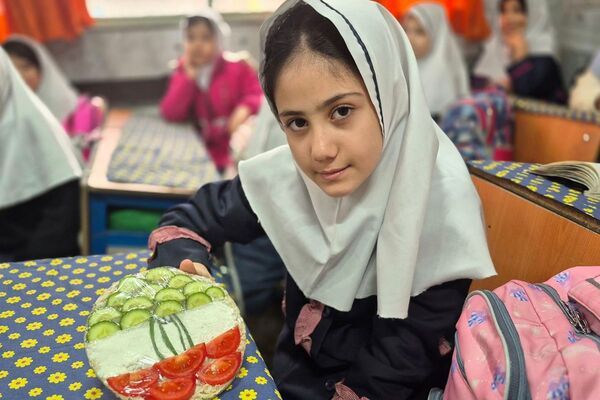 سبزِ سلامت، سپیدِ صداقت، سرخِ زندگی در دبستان هدی