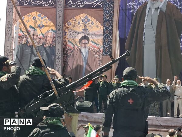 رزمایش ۳۱۳ هزار نفری «جان‌فدایان ایران» در تهران