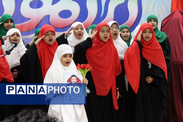 جشن ایرانمون در دبیرستان نمونه دولتی مهشید مصلی‌نژاد